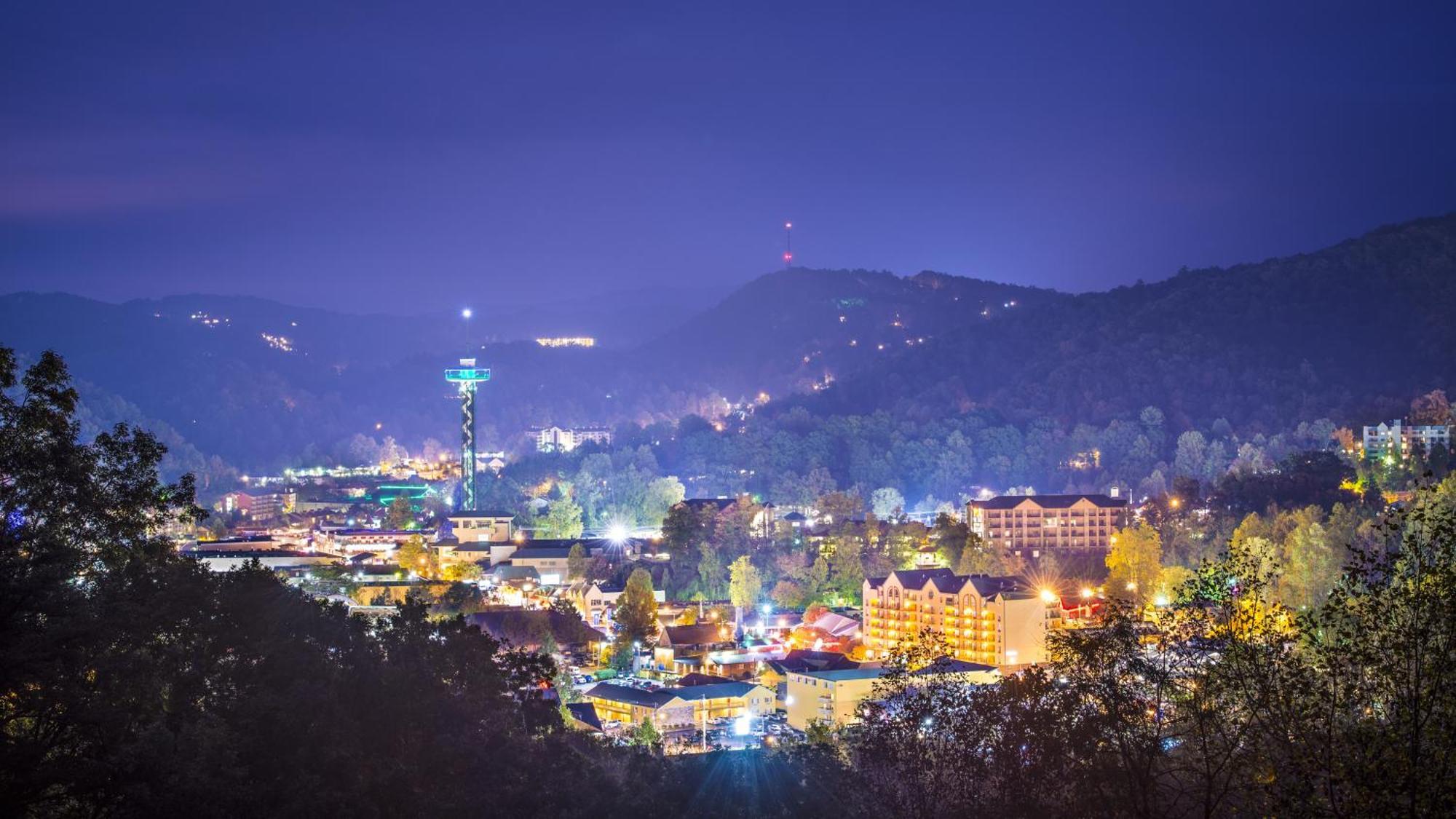 Chasing Fireflies Treehouse, 1089 Of Free Attraction Tickets For Each Paid Day, Dollywood And More! 塞维尔维尔 外观 照片